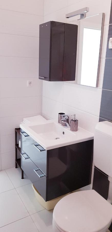 Apartmani Assa Krk Krk Town Exterior foto