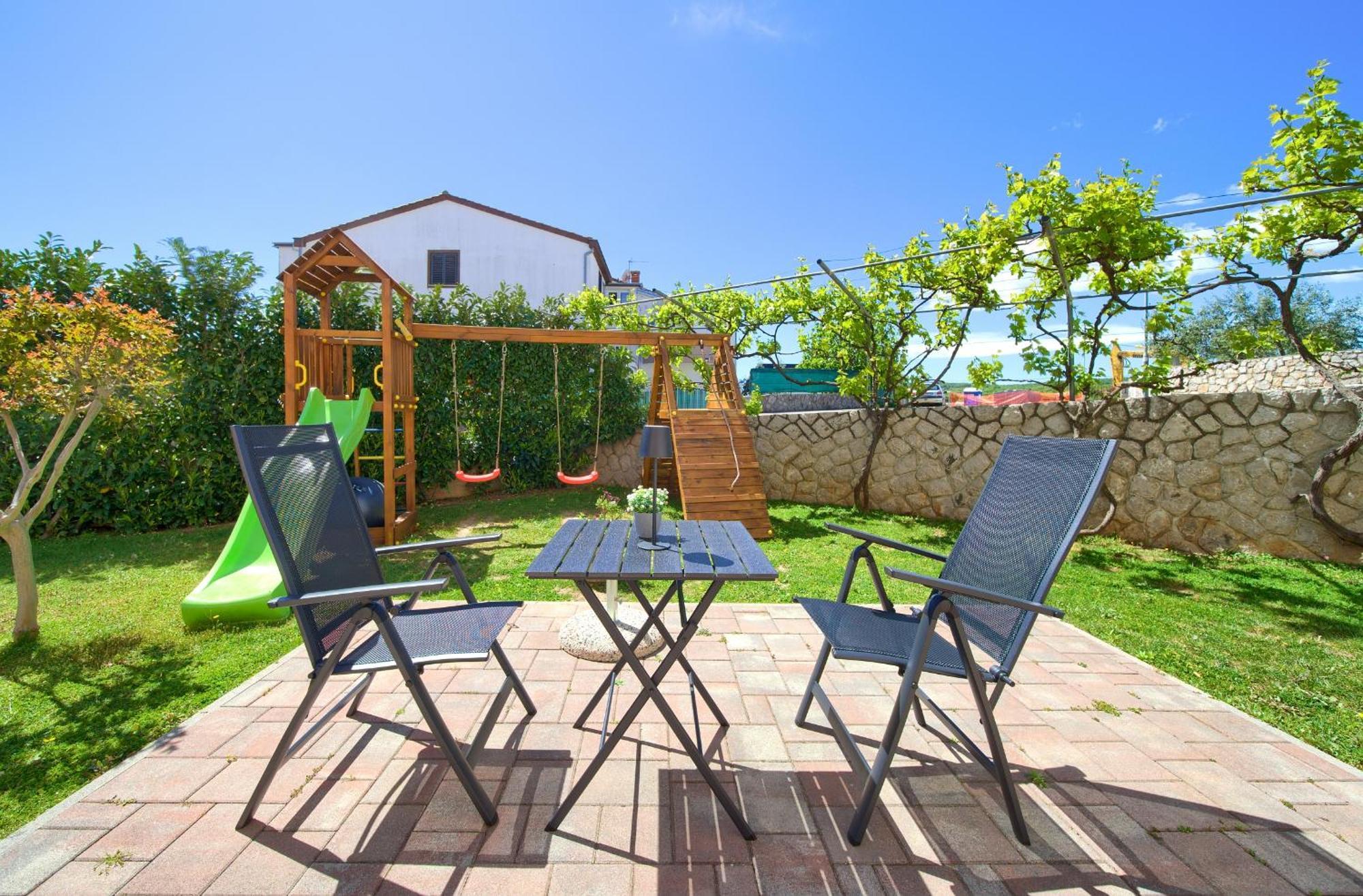Apartmani Assa Krk Krk Town Exterior foto